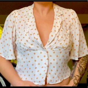 White/polka dot blouse w angel sleeves